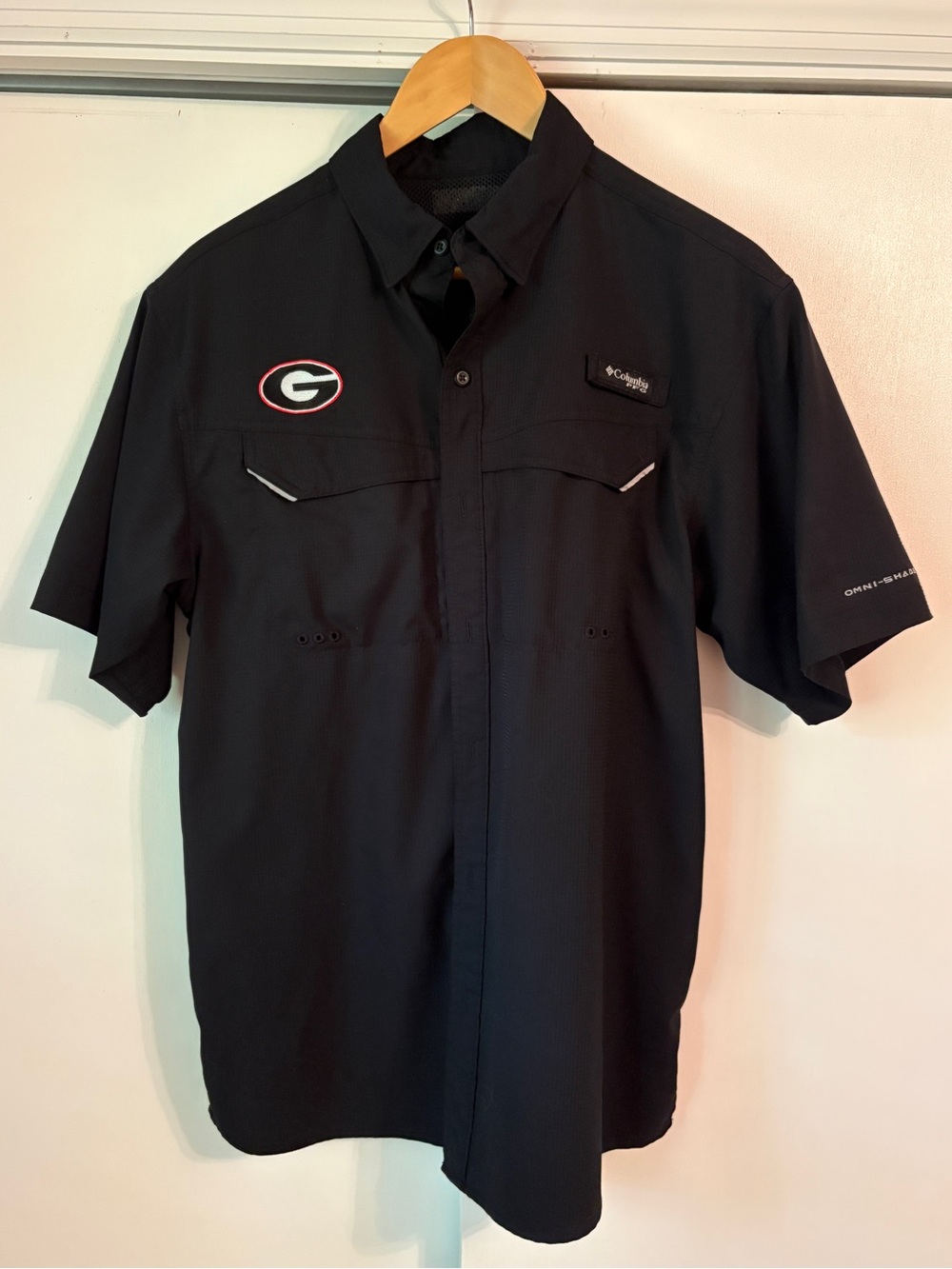 Columbia Black Short-Sleeve Button Down Shirt with Georgia 'G' Patch
